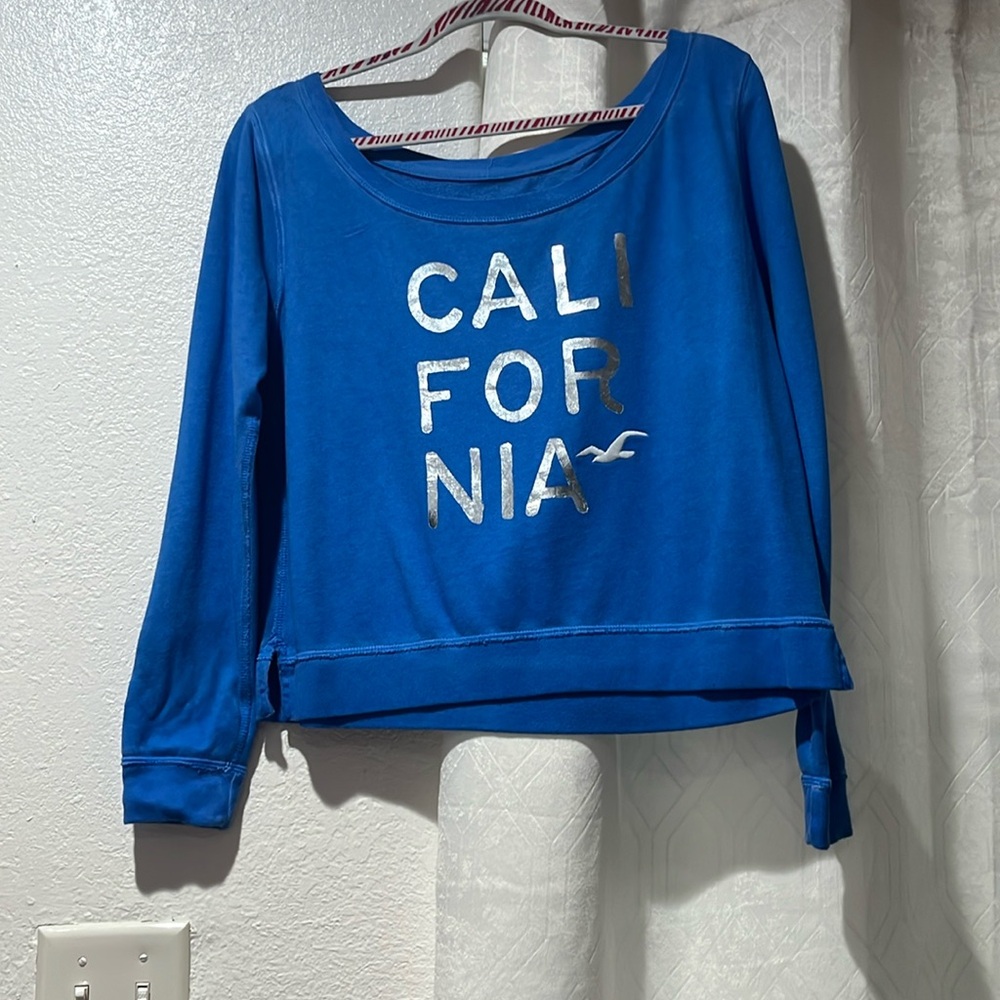 Hollister sweater size Medium